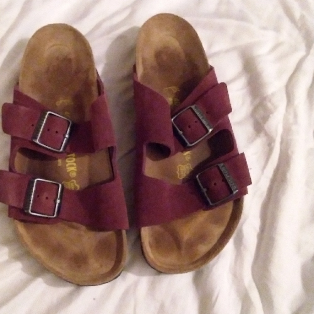 🌻*Rare!*🌻Burgundy Suede Birkenstock Arizona
